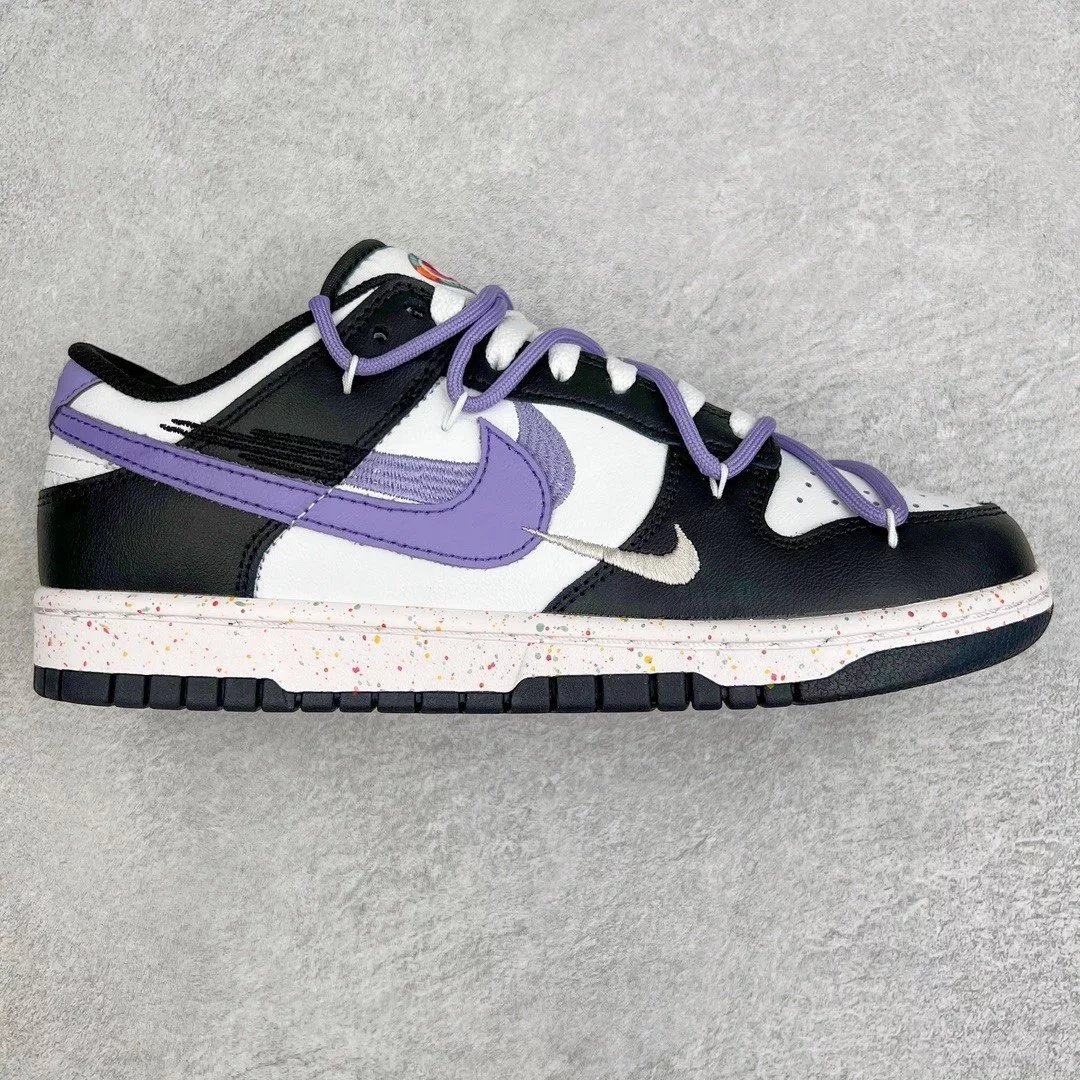 Nike Sneakers Dunk Low SE Triple Swoosh — Black, white, and purple