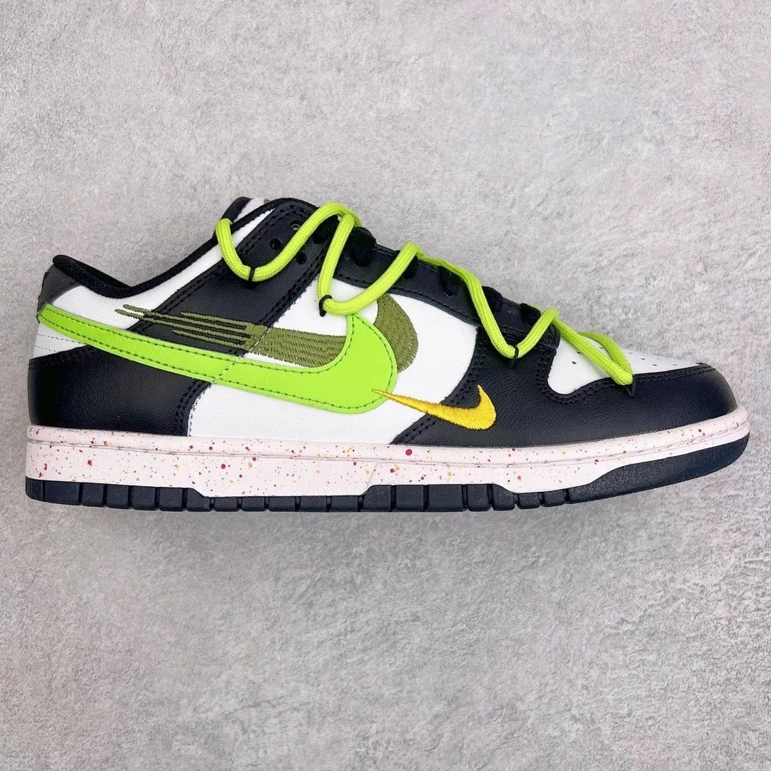 Nike Sneakers Dunk Low SE Triple Swoosh — Apple green