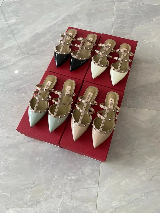 Valentino Garavani Casual Shoes Pointed-Toe Studded Ballet Flats product detail image 4