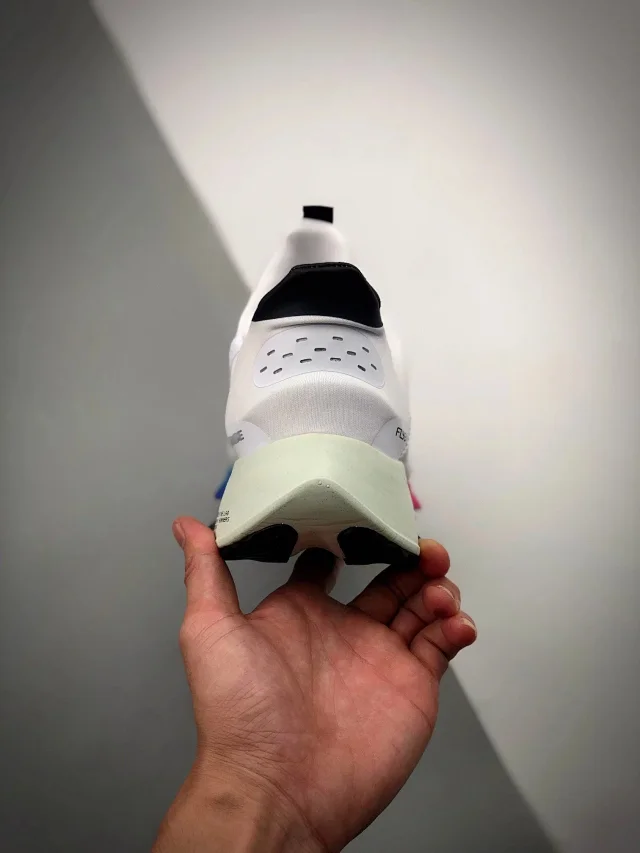 Nike Sneakers Air Zoom Tempo NEXT% FlyEase product detail image 8