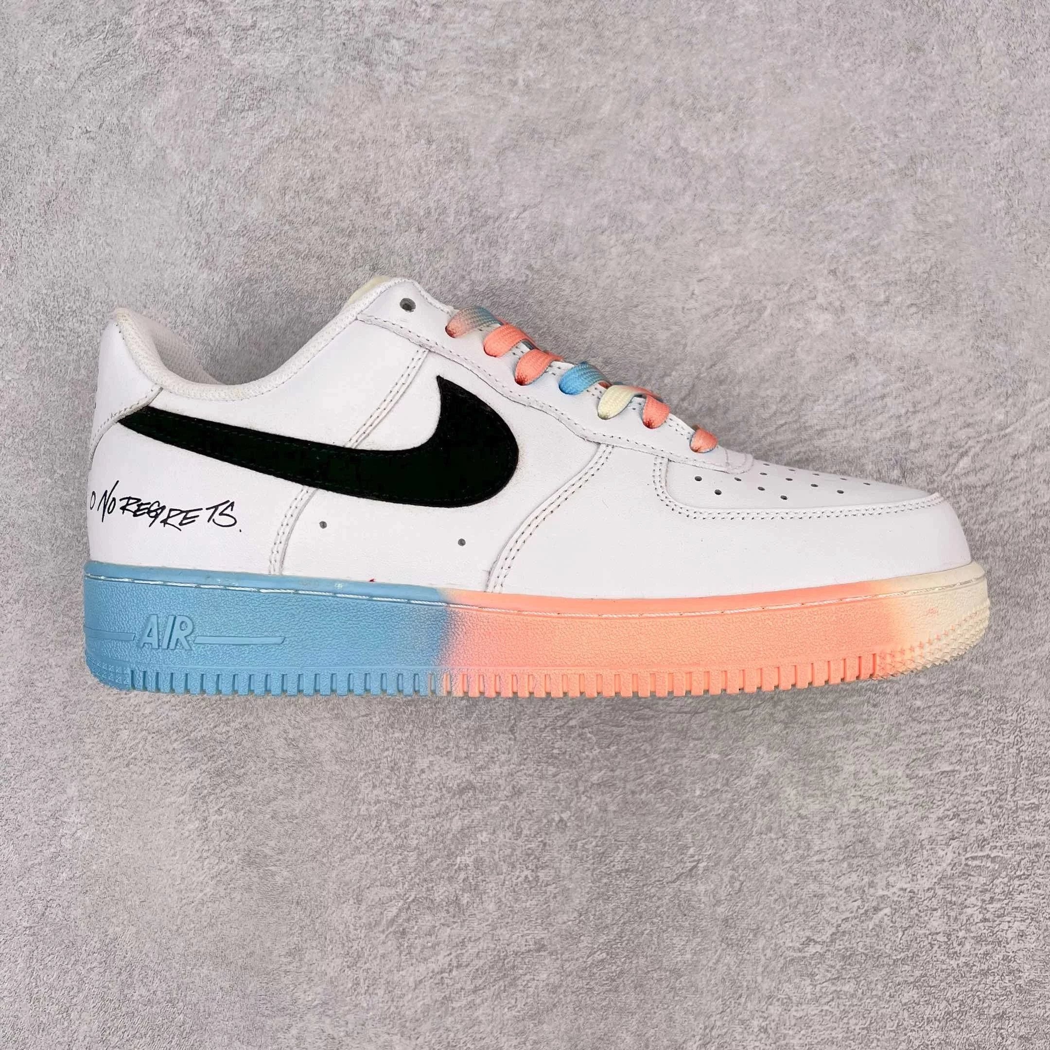 Nike Sneakers Air Force 1 low-top with graphic Swoosh designs — White, blue, orange