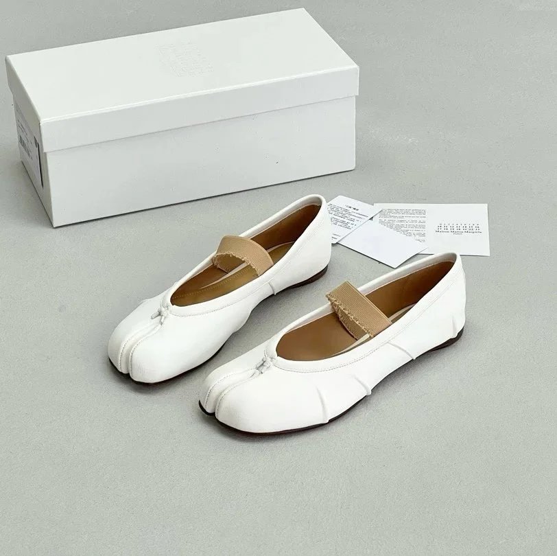 Maison Margiela Leather Shoes Tabi split-toe ballet flats — Color three