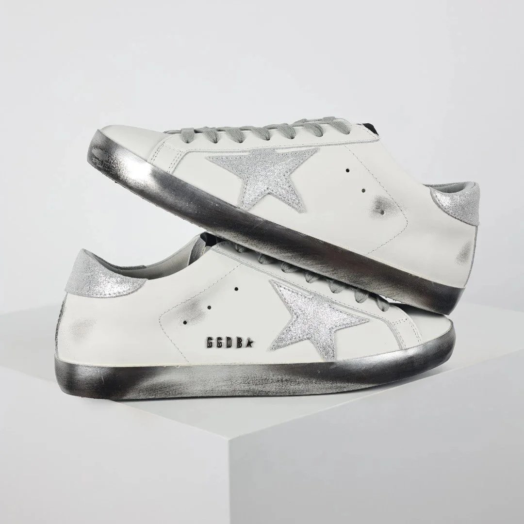 Golden Goose Sneakers Distressed star-appliqué low-top — Silver Tail
