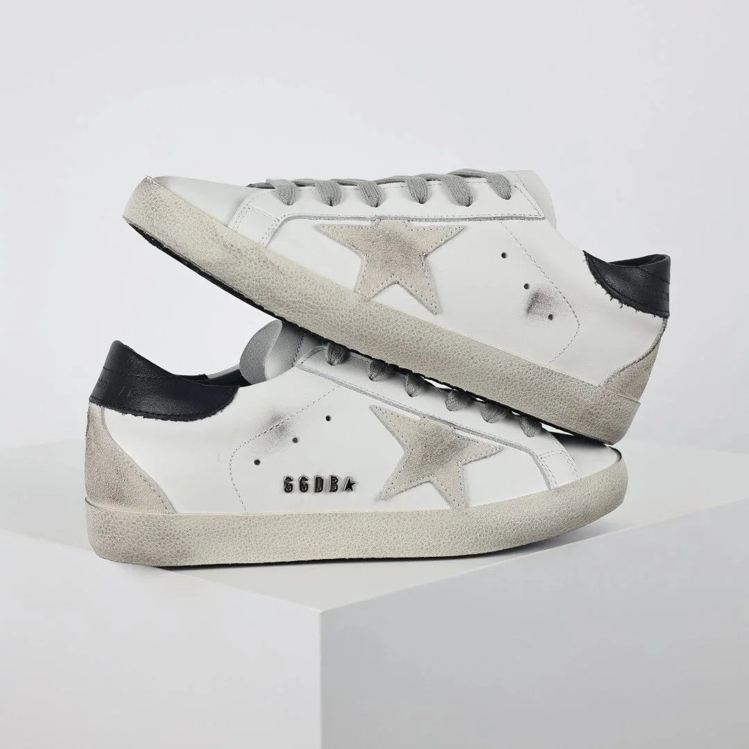 Golden Goose Sneakers Distressed star-appliqué low-top — White and black tail