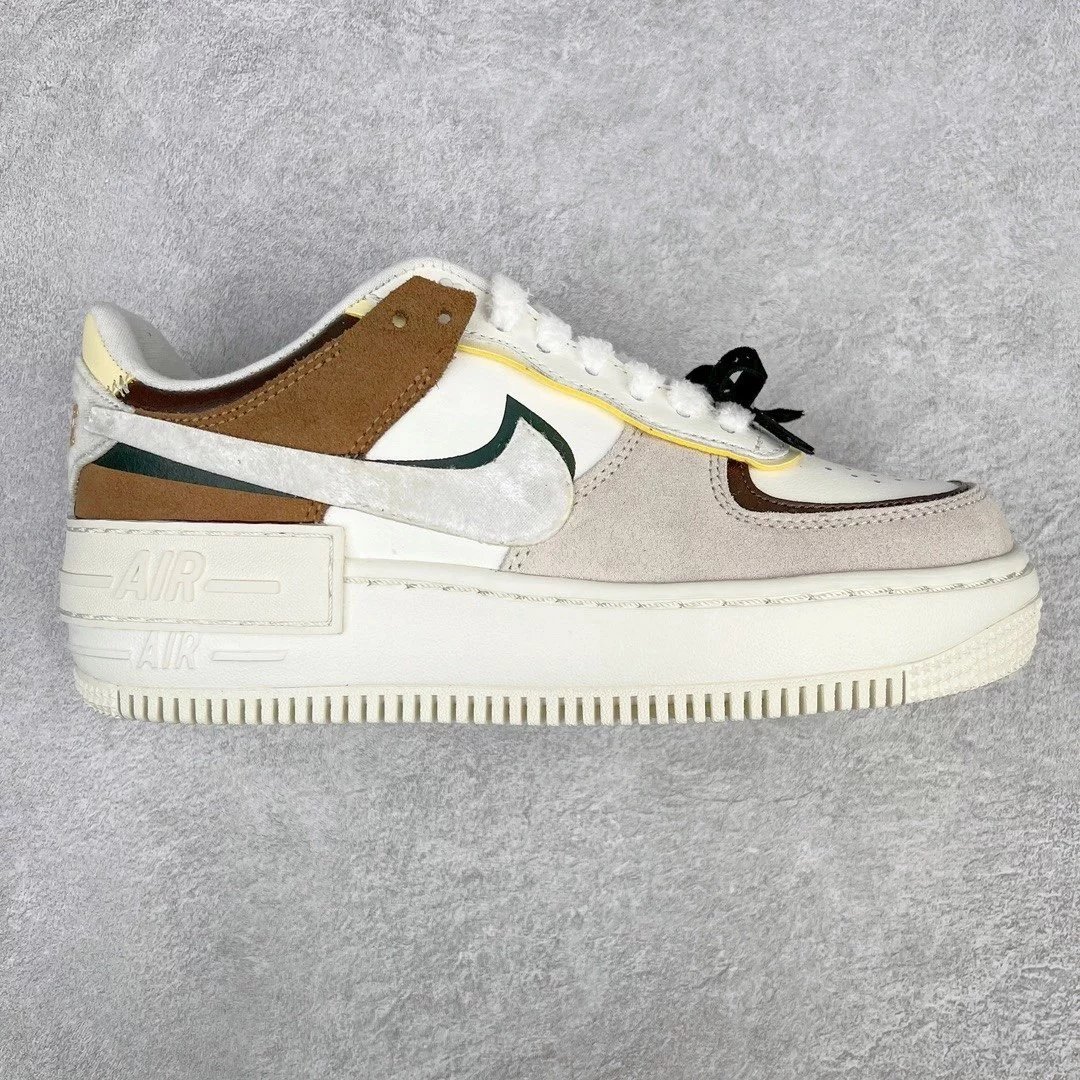 Nike Sneakers Air Force 1 Low Graphic — Beige and brown