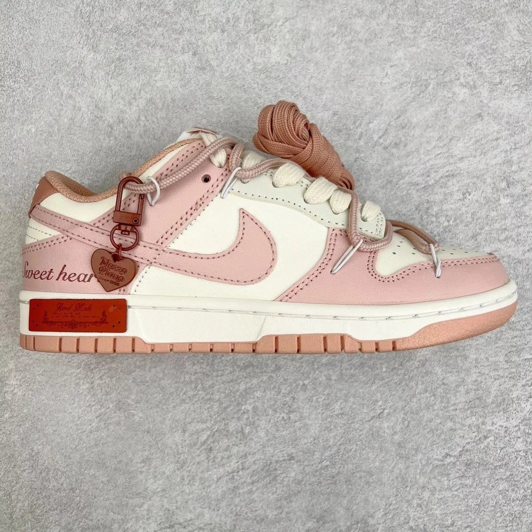 Nike Sneakers SB Dunk Low Deconstruction — Pink