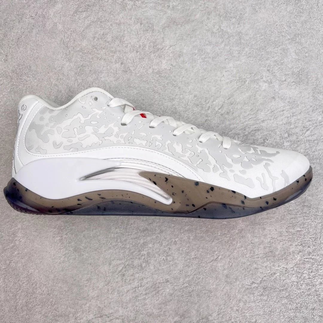 Jordan Sneakers Zion 3 — white