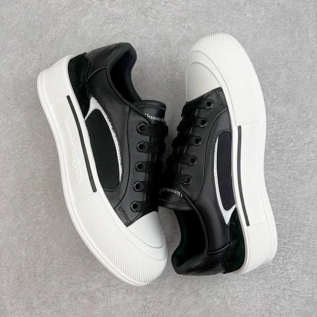 Alexander McQueen Sneakers Oversized low-top — Black and white