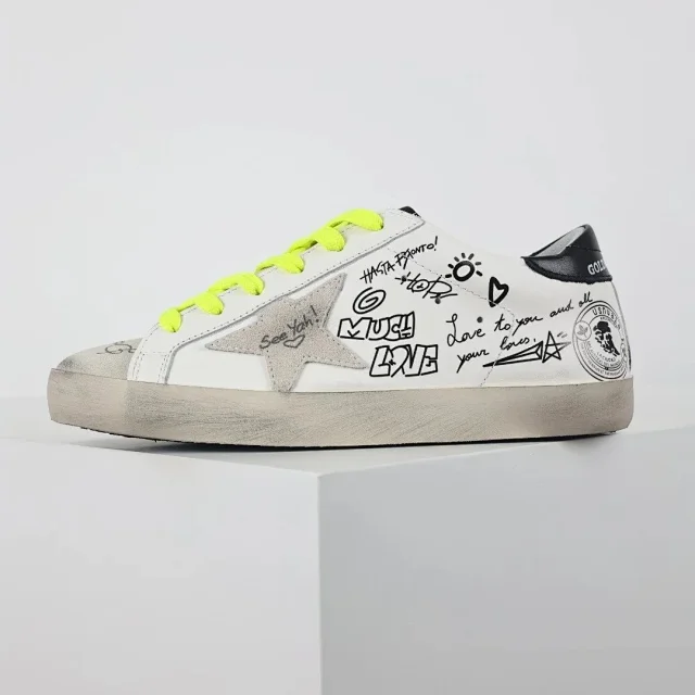 Golden Goose Sneakers Distressed star-appliqué low-top product detail image 1