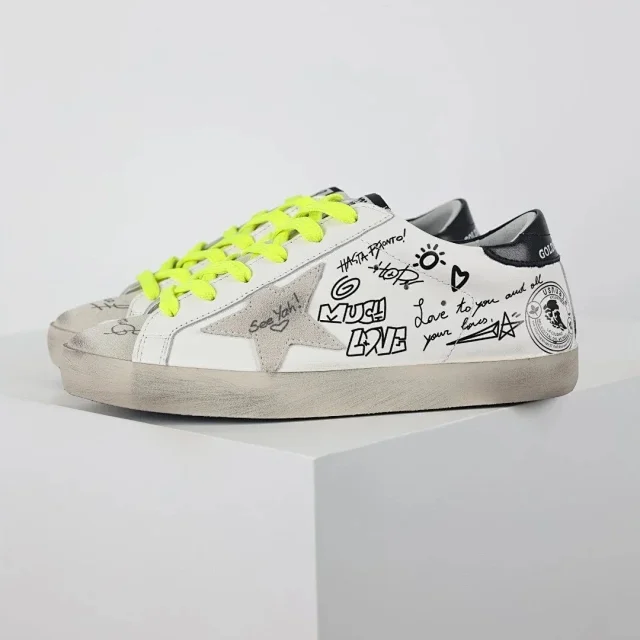 Golden Goose Sneakers Distressed star-appliqué low-top product detail image 9