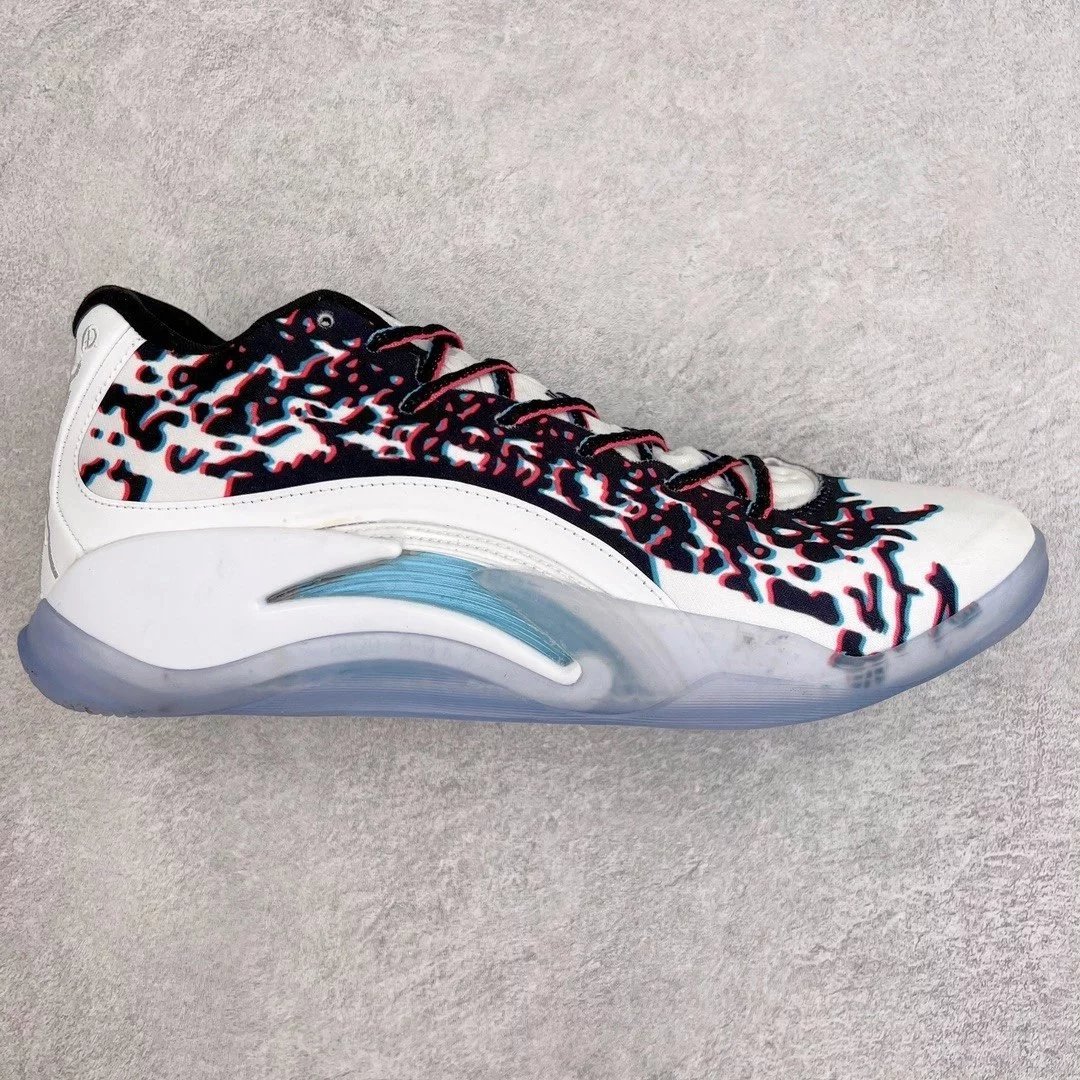 Jordan Sneakers Zion 3 — Black and white