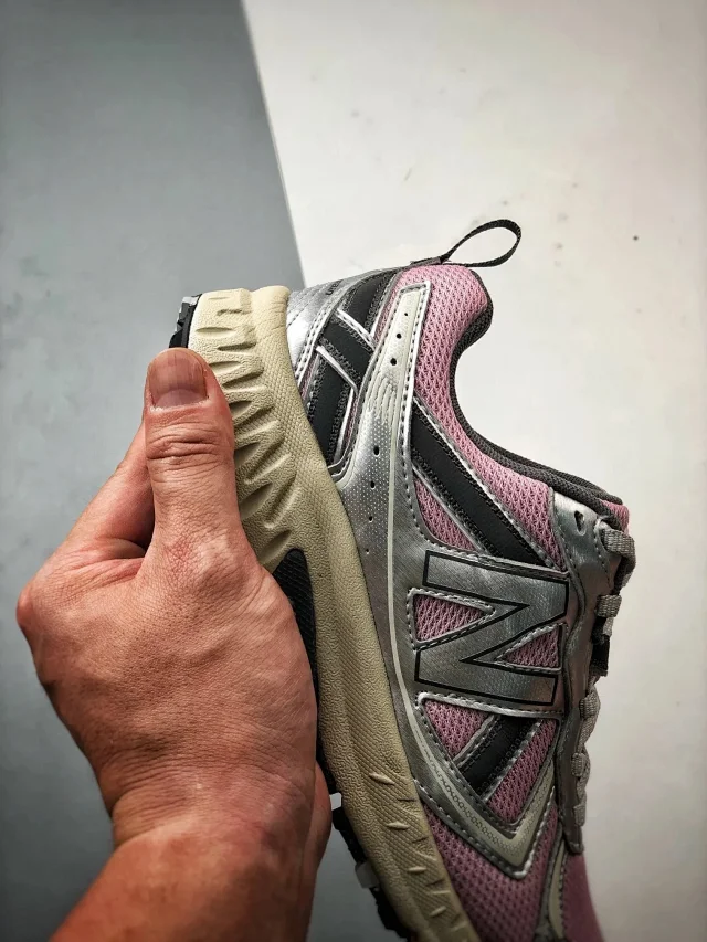 New Balance Sneakers NB 410 v5 product detail image 9