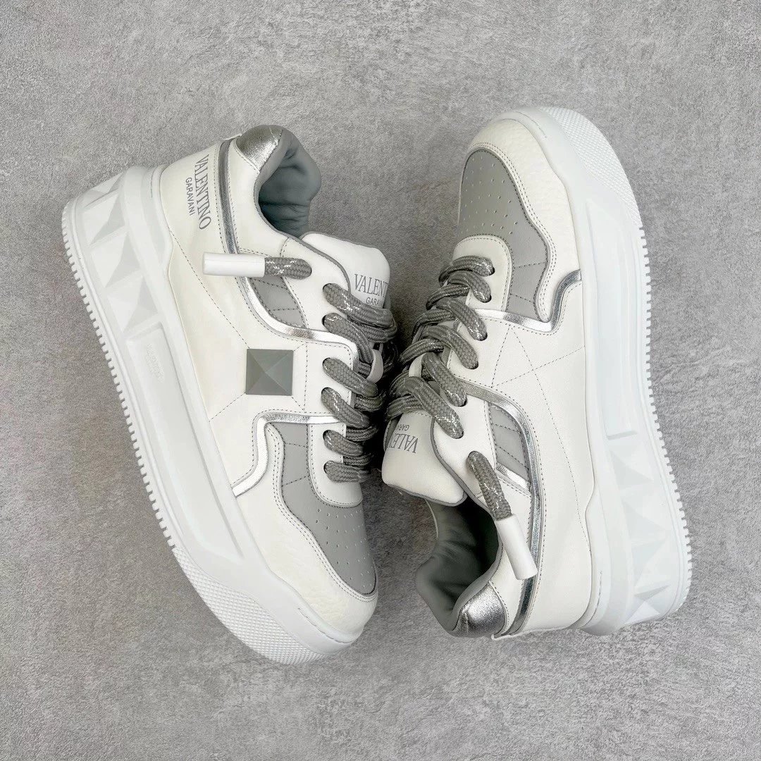 Valentino Garavani Sneakers One Stud low-top — Silver
