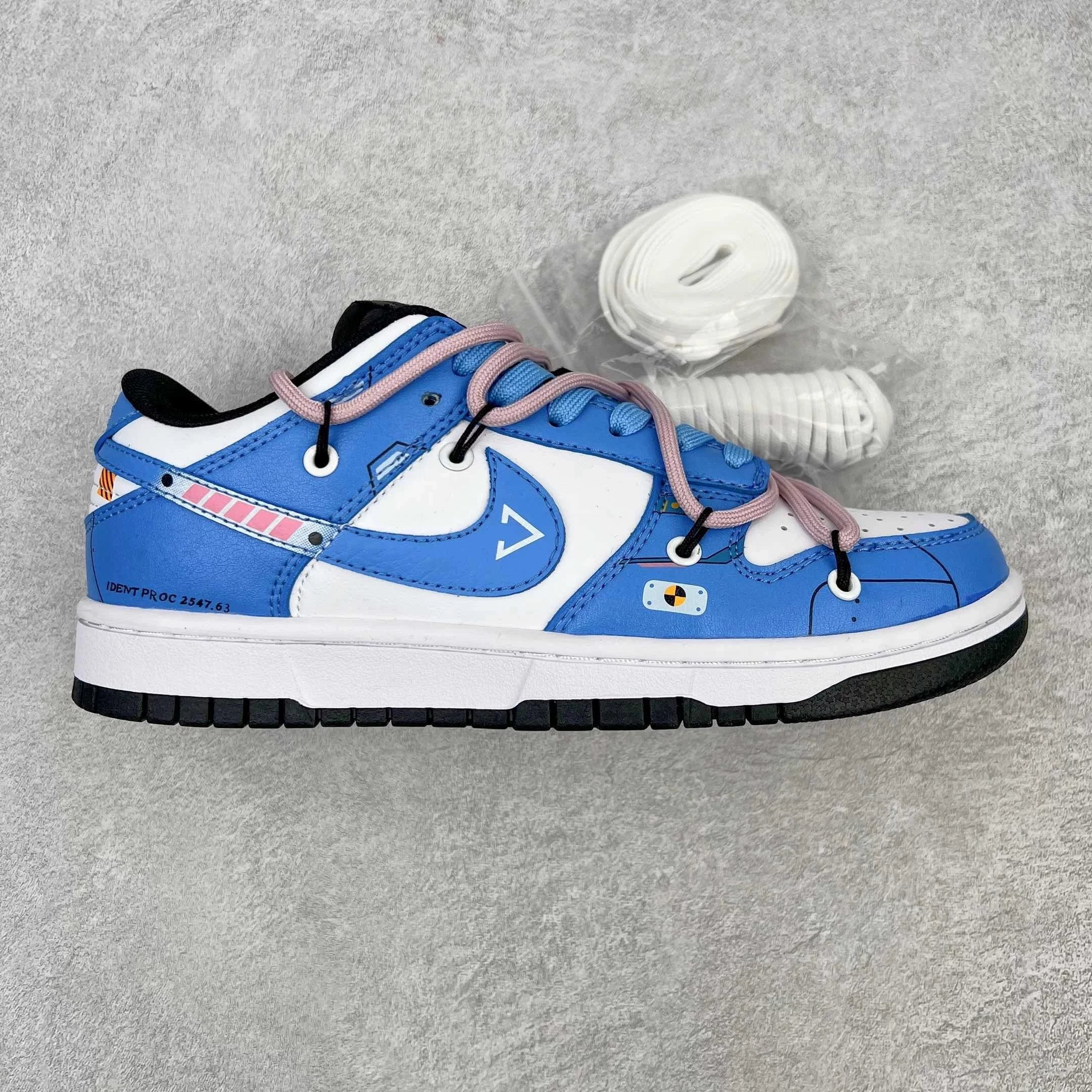 Nike Sneakers Dunk Low Retro Deconstructed Lace Design — White and blue print