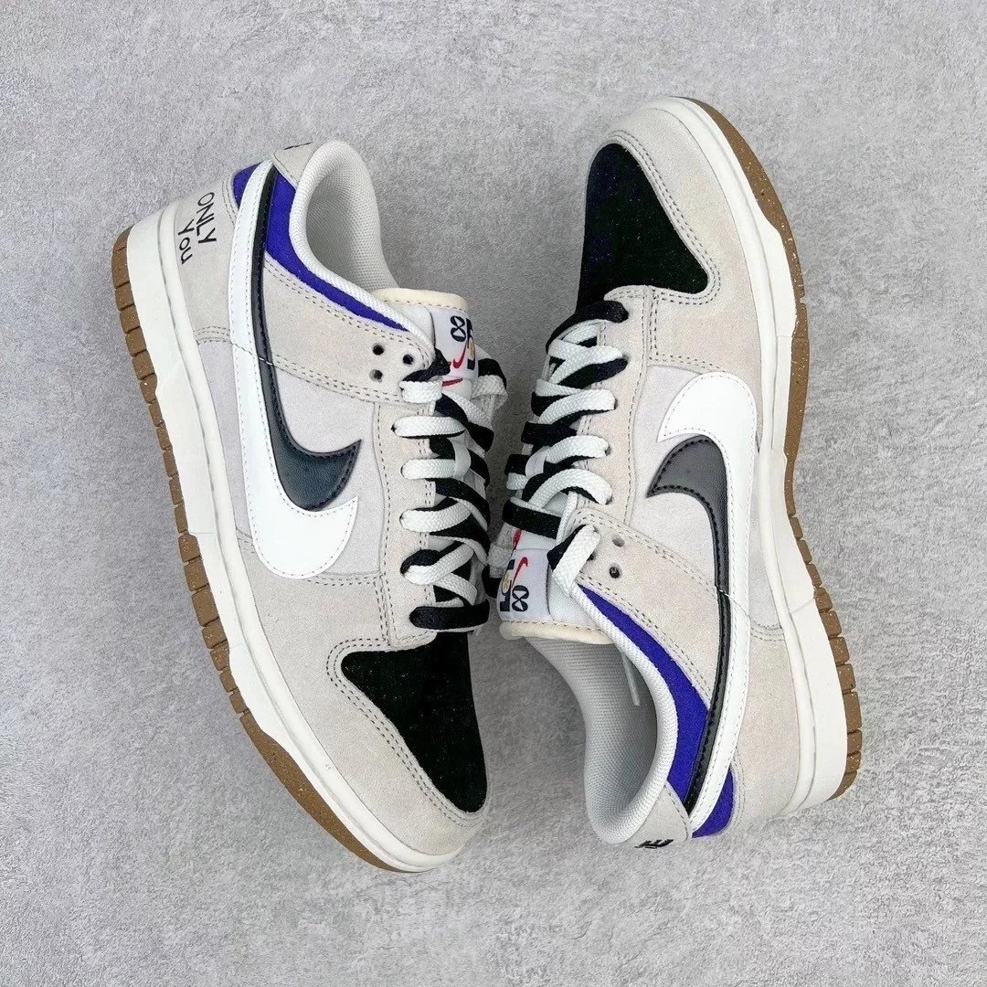 Nike Sneakers Dunk Low SE 85 Double Hook Deconstruction — Reversed two-tone black and white