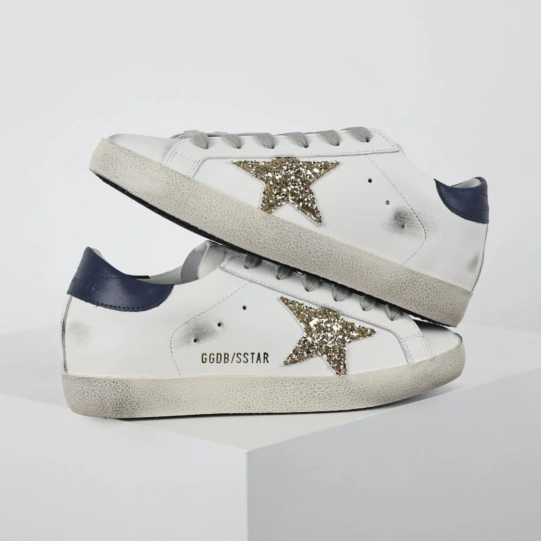 Golden Goose Sneakers Distressed star-appliqué low-top — white yellow star blue tail