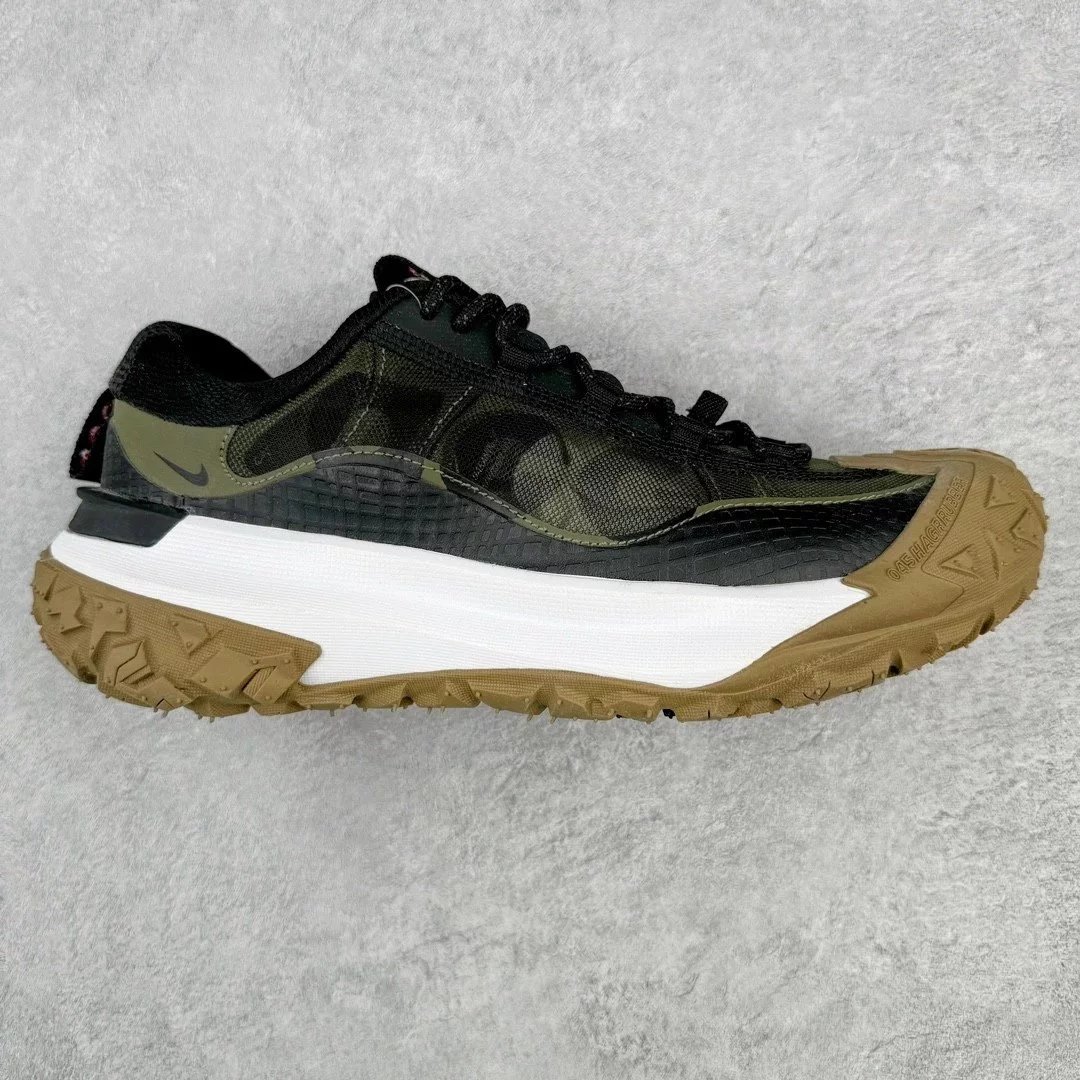 Nike Sneakers ACG Mountain Fly Low SE Trail — Black and green
