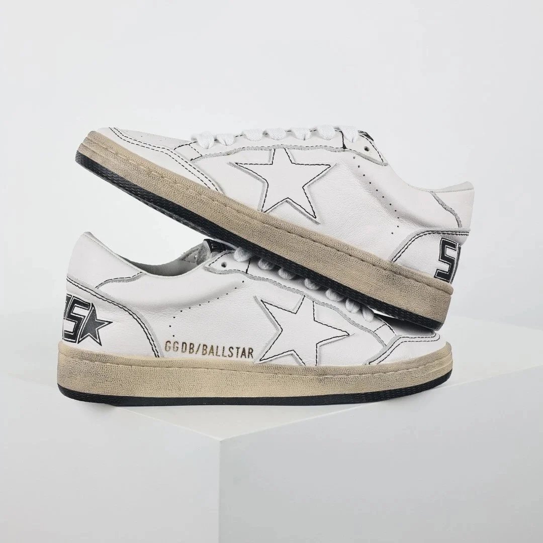 Golden Goose Sneakers Distressed star-appliqué low-top — White Line