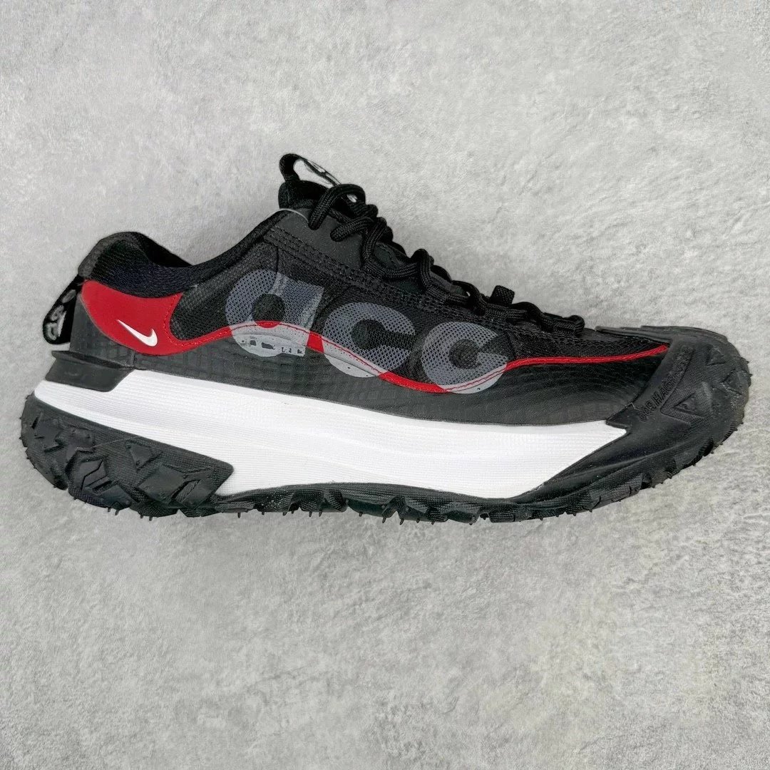 Nike Sneakers ACG Mountain Fly Low SE Trail — Black, white, and red