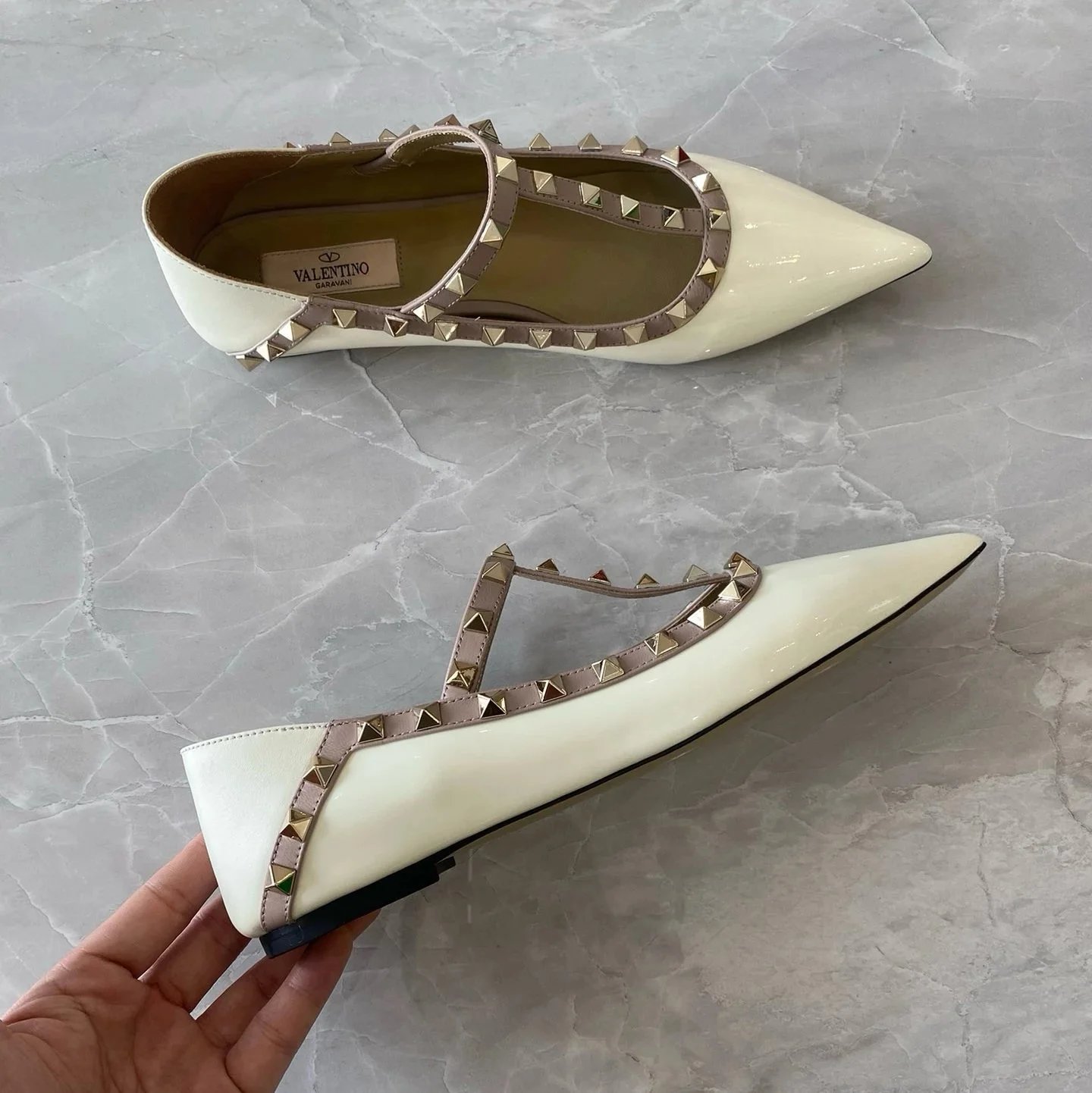 Valentino Garavani Casual Shoes Pointed-Toe Studded Ballet Flats — Flat-heel white patent leather