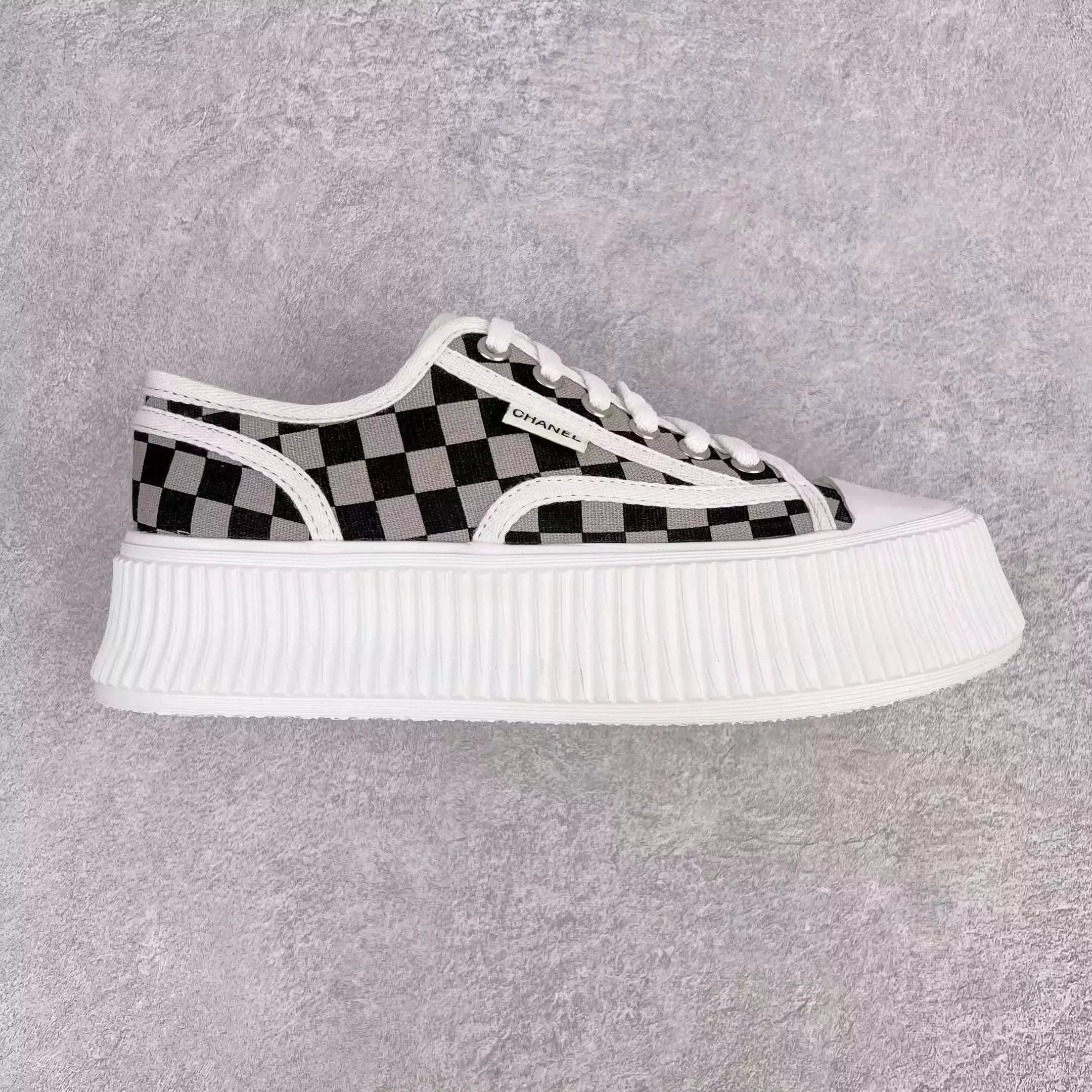 Chanel Sneakers Platform Tweed — Black and white