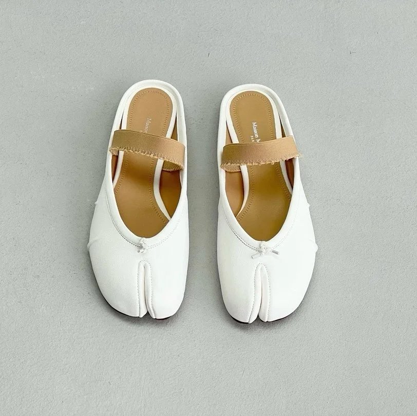 Maison Margiela Leather Shoes Tabi split-toe ballet flats — Strap slipper white