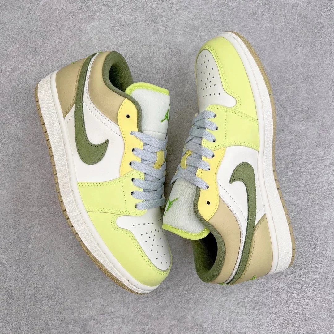 Nike Sneakers Air Jordan 1 Low — Green and white