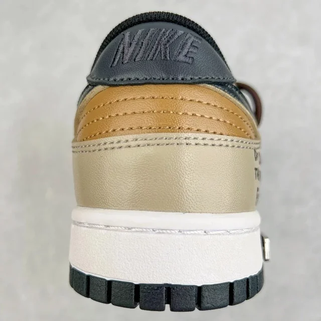Nike Sneakers SB Dunk Low Deconstruction product detail image 8