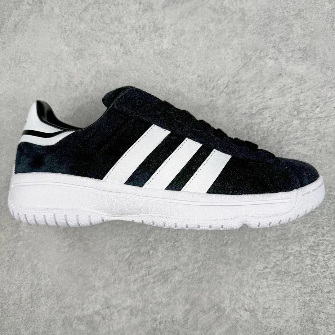 Unbranded Sneakers Low-Top Three-Stripe — Black and white