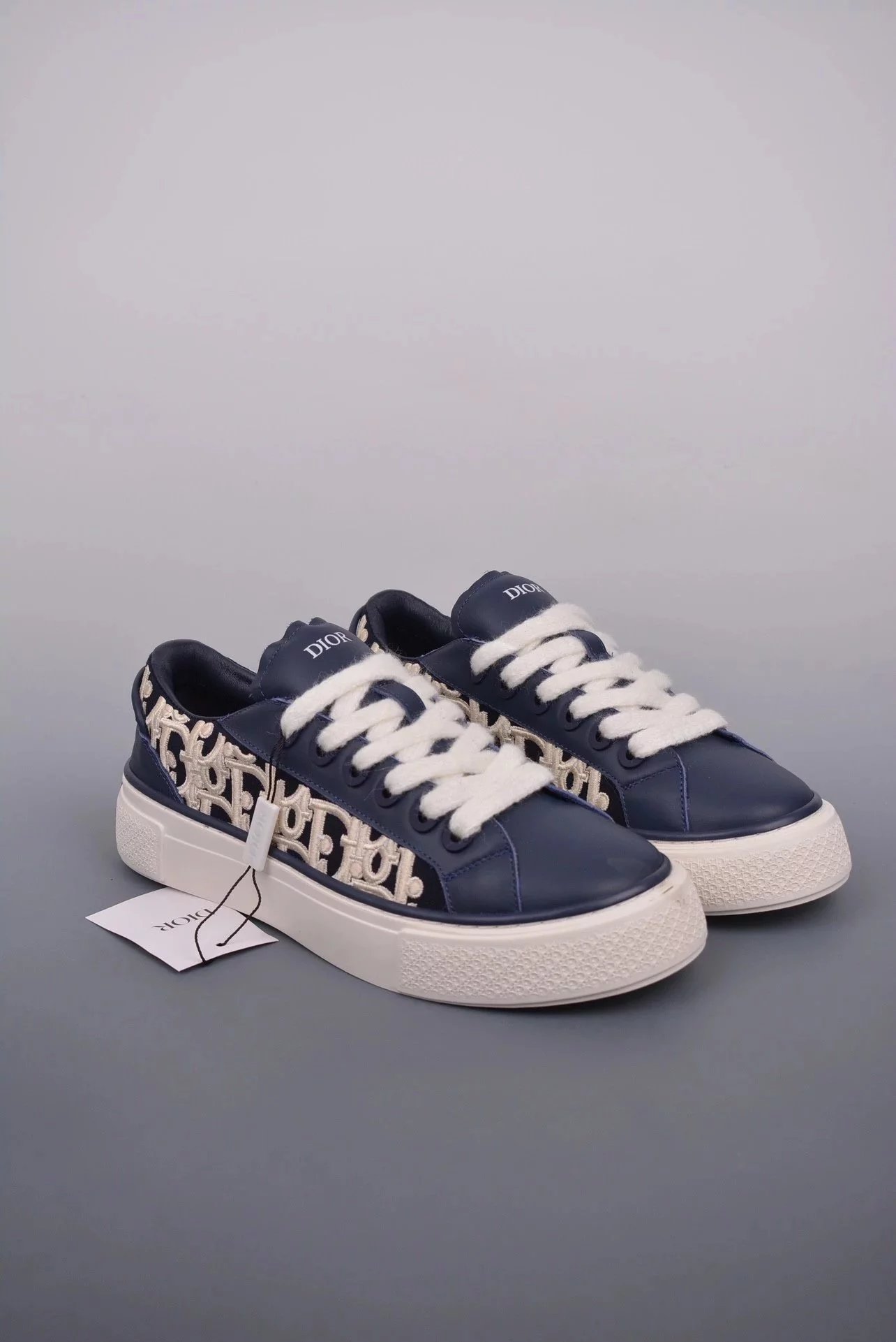 Dior Sneakers B33 Low-Top — blue leather