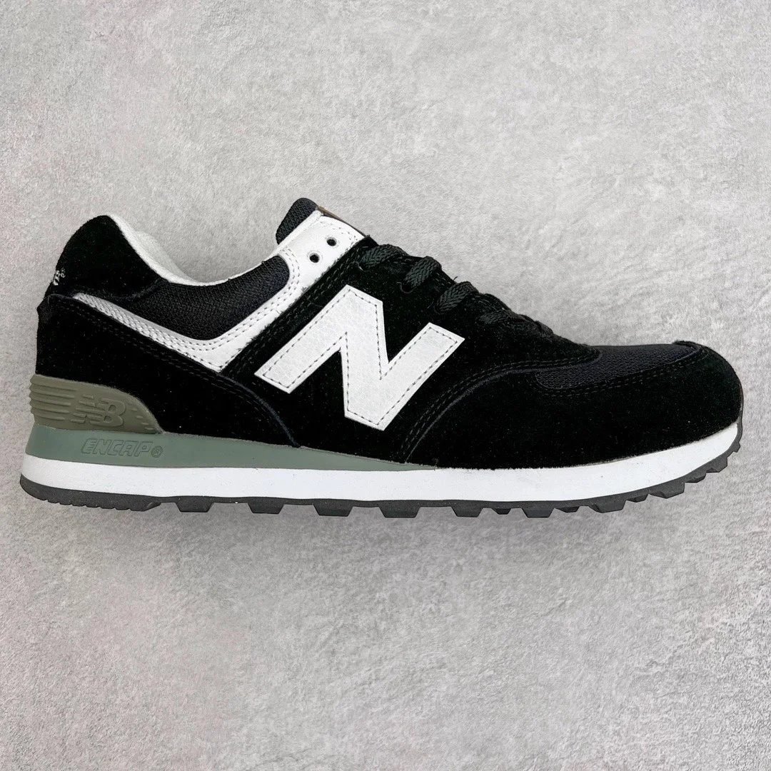 New Balance Sneakers 574 — Black and white