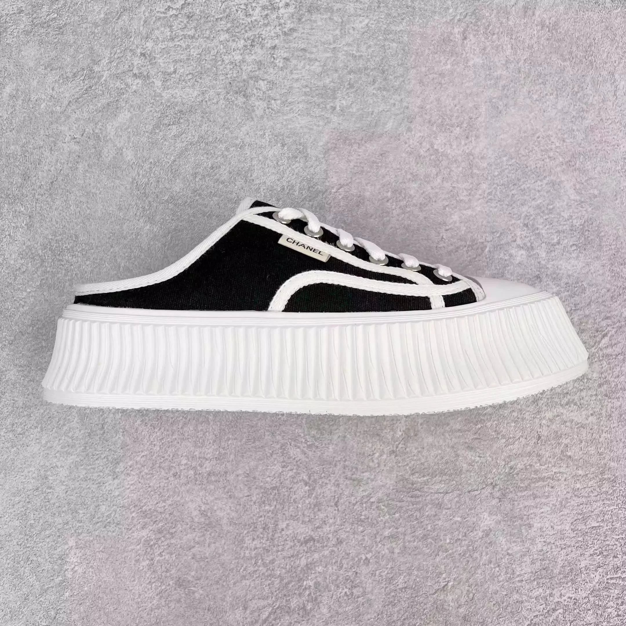 Chanel Sneakers Platform Tweed — black half drag