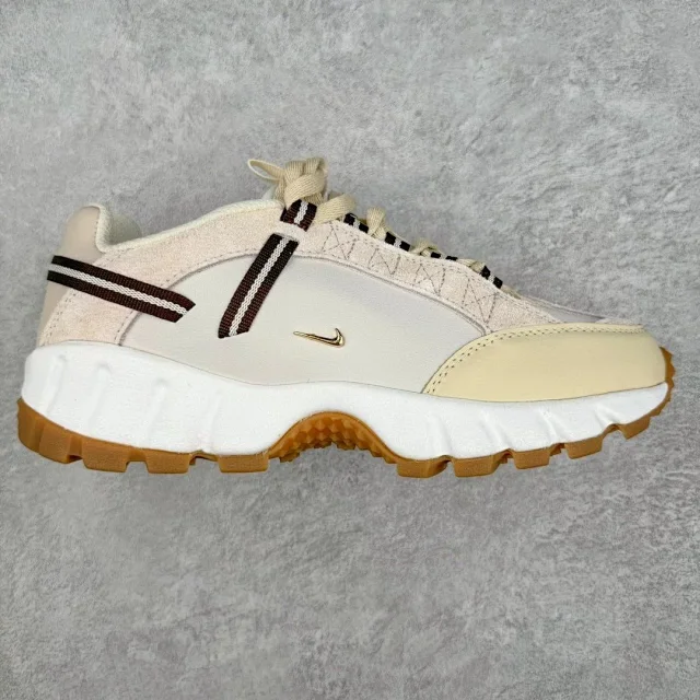 Nike Sneakers Low-top chunky lug-sole with mini Swoosh product detail image 10