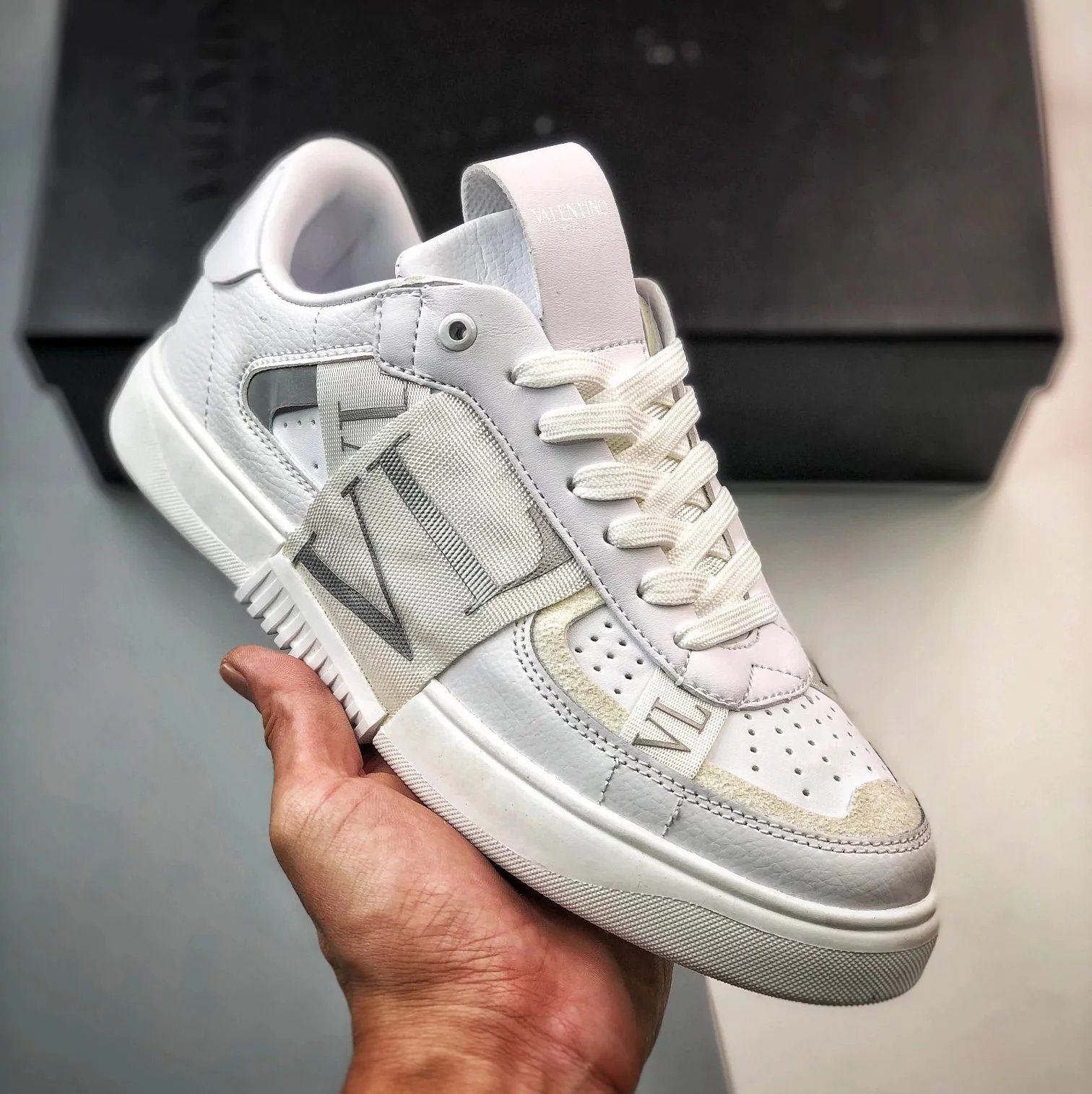 Valentino Garavani Sneakers VL7N — Silver