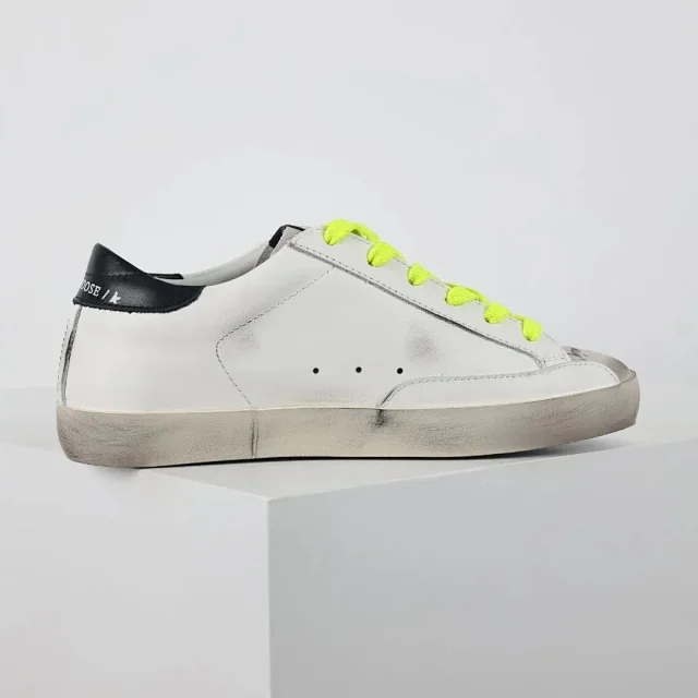 Golden Goose Sneakers Distressed star-appliqué low-top product detail image 3