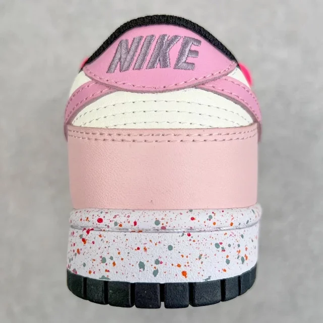 Nike Sneakers Dunk Low SE Triple Swoosh product detail image 8