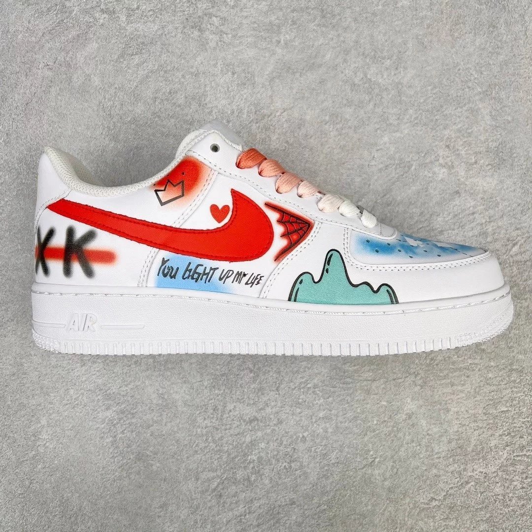 Nike Sneakers Air Force 1 Low Graphic — White and red graffiti