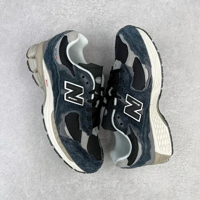 New Balance Sneakers 2002R product detail image 3