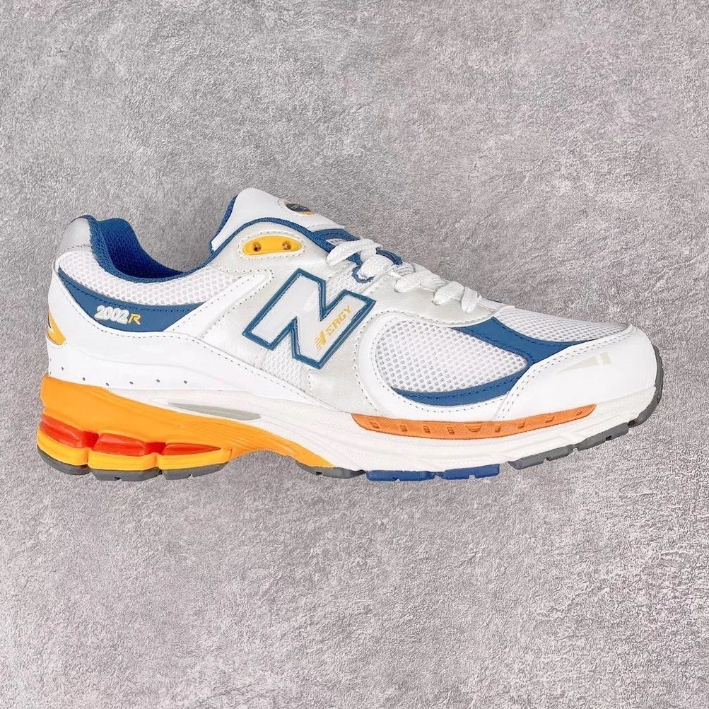New Balance Sneakers 2002R — white