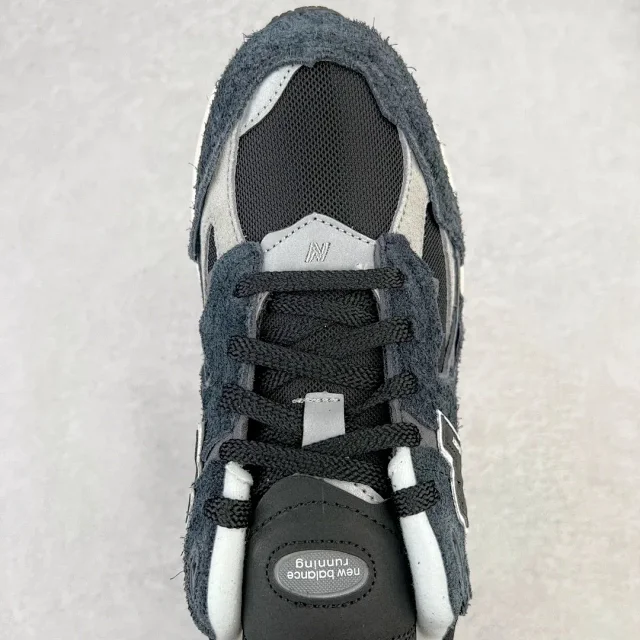 New Balance Sneakers 2002R product detail image 4