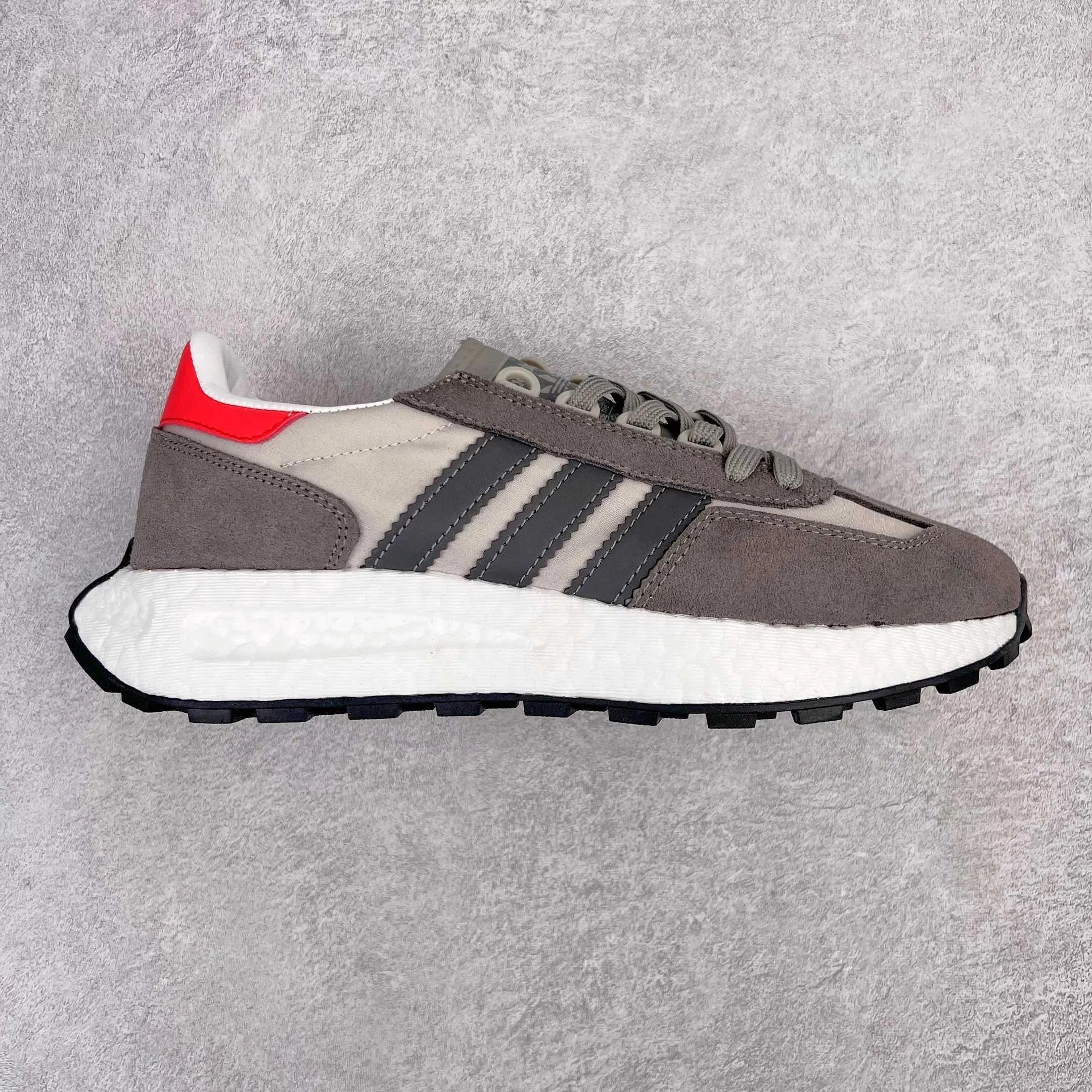 Adidas Sneakers Retropy E5 — Gray-brown