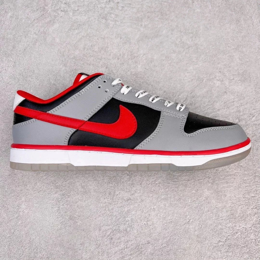 Nike Sneakers Dunk Low — Black, gray, and red