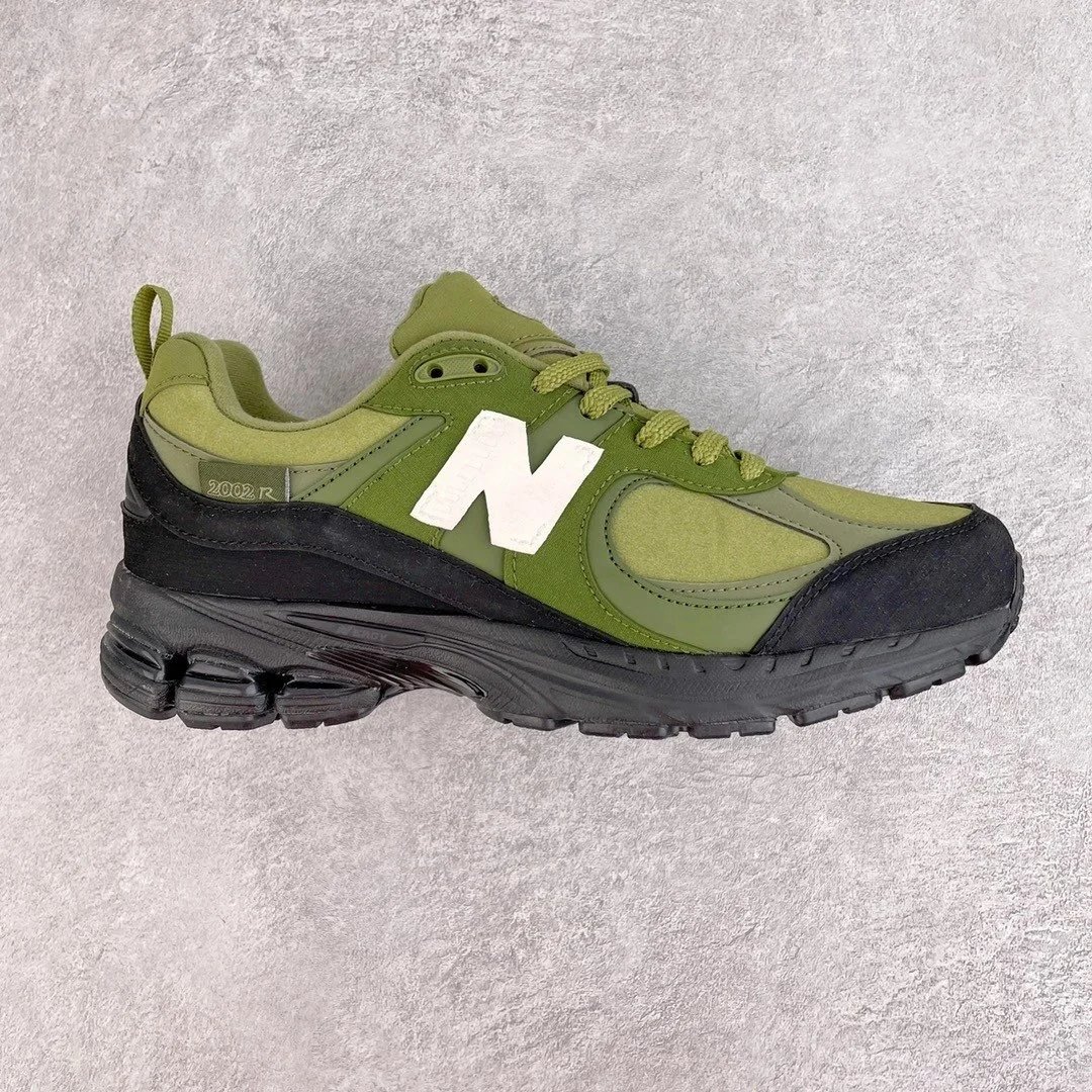 New Balance Sneakers 2002R — Brazil Green