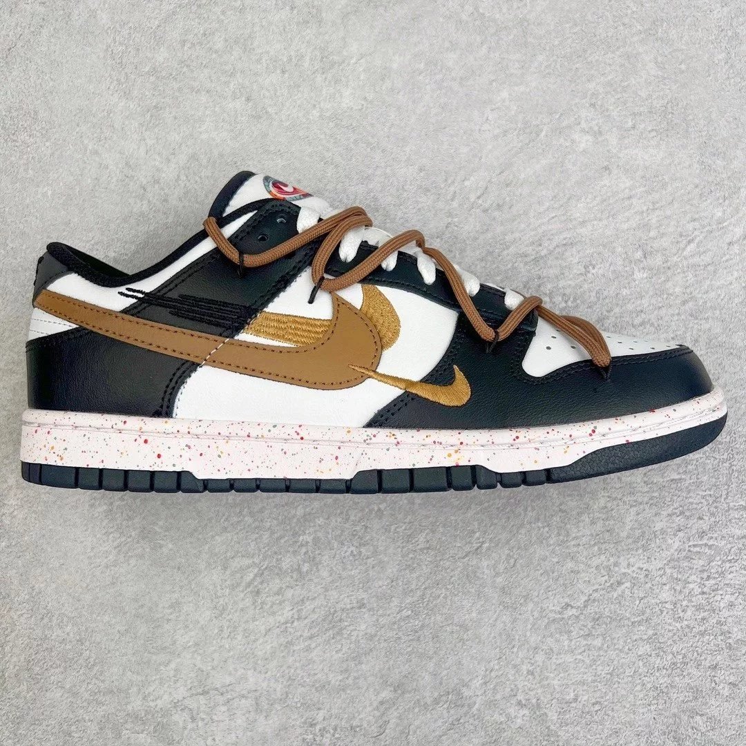 Nike Sneakers Dunk Low SE Triple Swoosh — Black, white, and brown