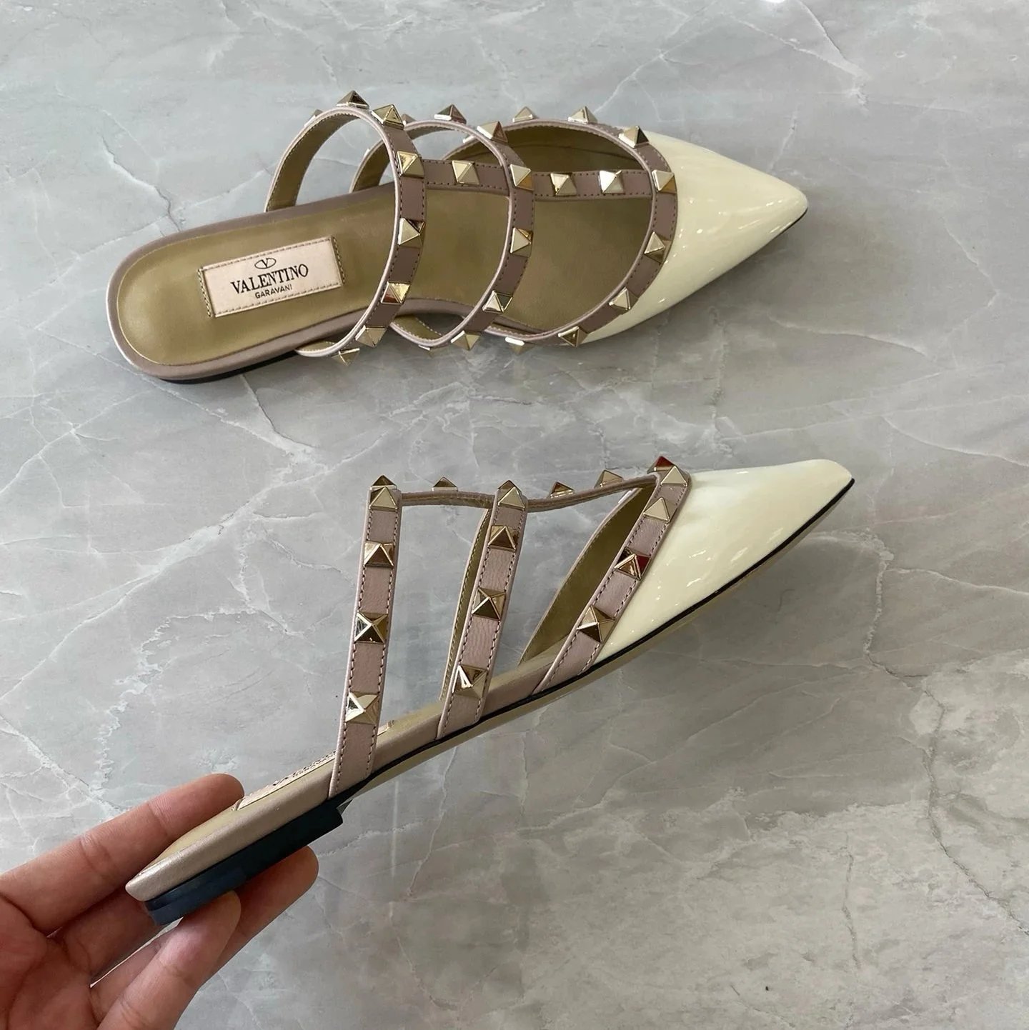 Valentino Garavani Casual Shoes Pointed-Toe Studded Ballet Flats — Flat Bottom Rivet Semi-Drag White Patent Leather