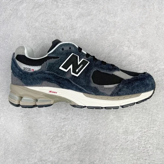New Balance Sneakers 2002R product detail image 1