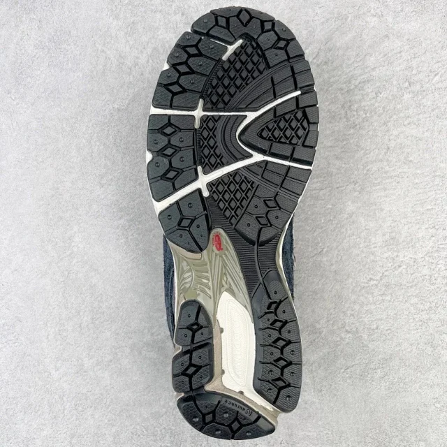 New Balance Sneakers 2002R product detail image 9