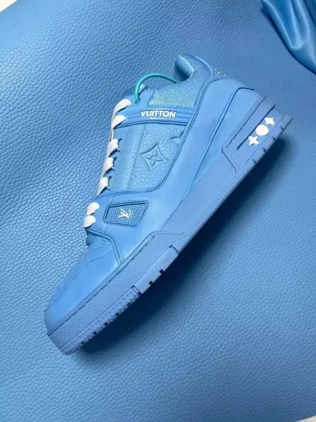 Louis Vuitton Sneakers Monogram Leather Low-Top product detail image 7