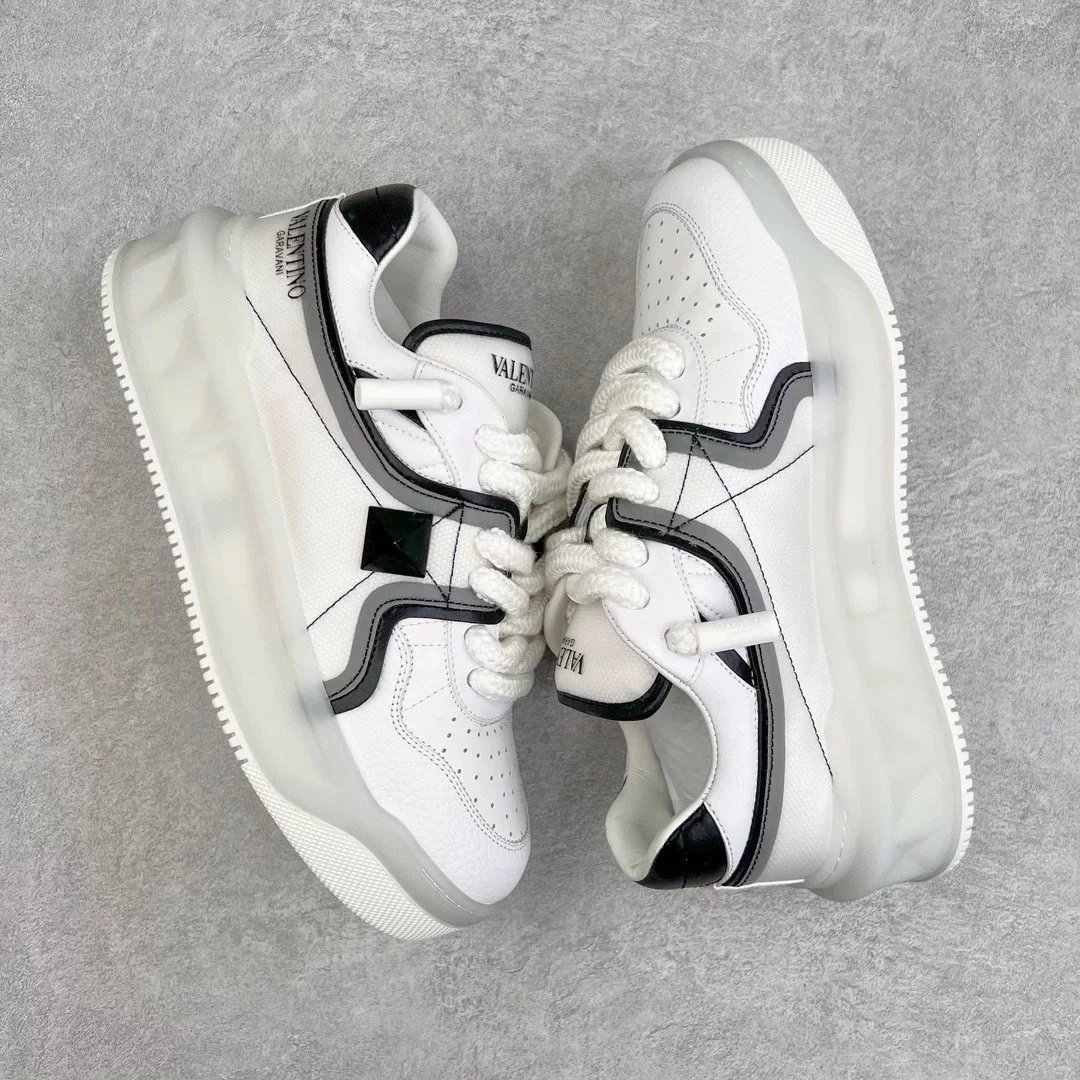 Valentino Garavani Sneakers One Stud low-top — white