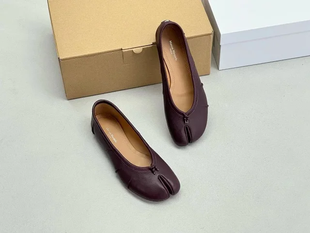 Maison Margiela Leather Shoes Tabi split-toe ballet flats product detail image 10